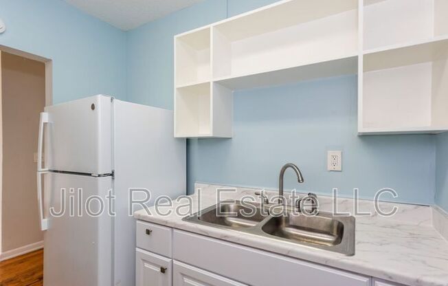 496 HOLDERNESS ST SW