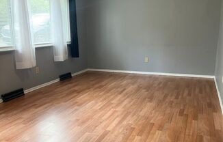 4 beds, 1 bath, $1,500