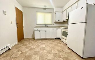 2 beds, 1 bath, $920, Unit Cambridge Apt 1-A