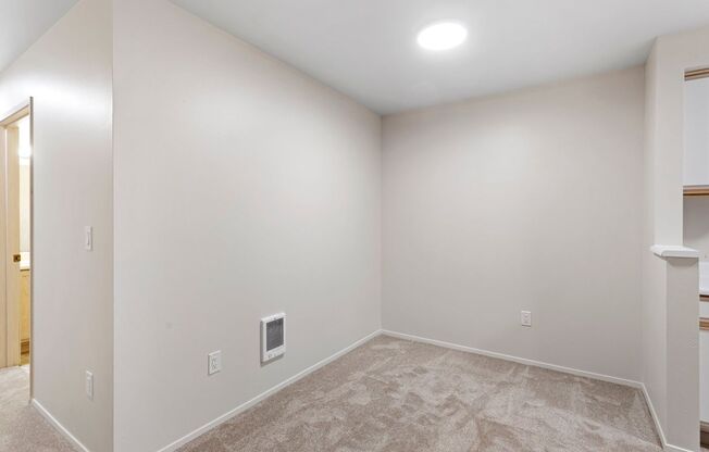2 beds, 2 baths, 980 sqft, $2,300, Unit SR307