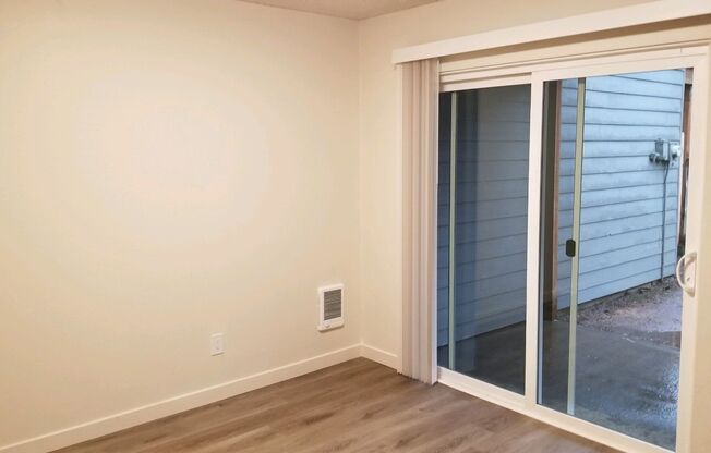 2 beds, 1 bath, 850 sqft, $1,425, Unit Twin Fir Apartments