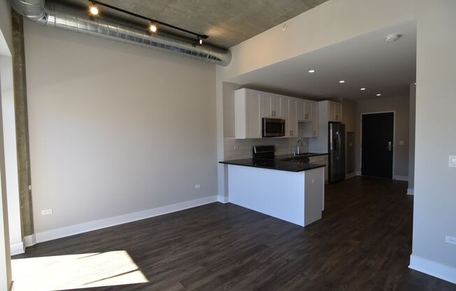 1 bed, 1 bath, 711 sqft, $2,750, Unit 3833-517