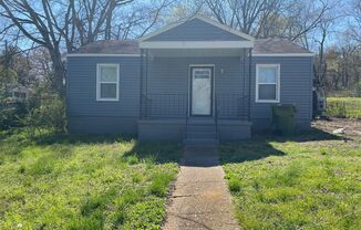 905 Fairway Dr