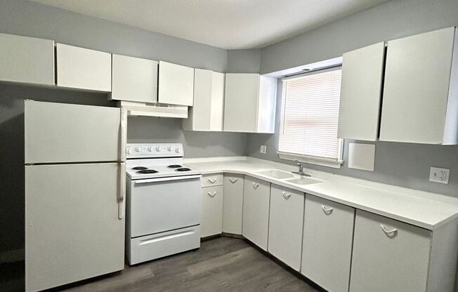 2 beds, 1 bath, $825, Unit 8121
