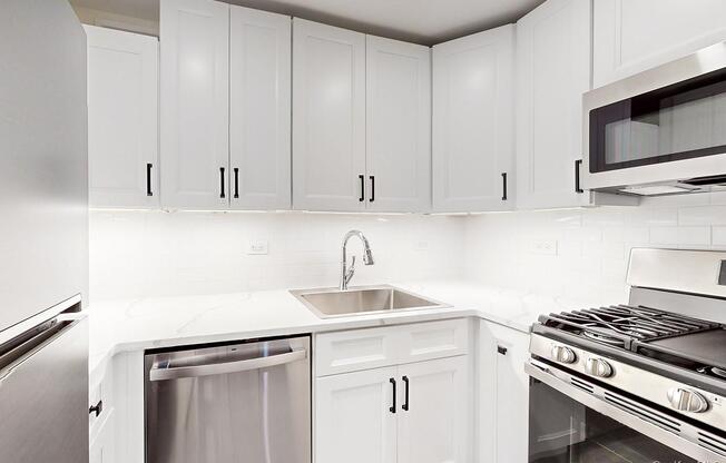 1 bed, 1 bath, 601 sqft, $4,900