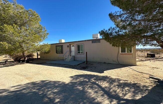 Gorgeous Mobile Home with a Big Backyard