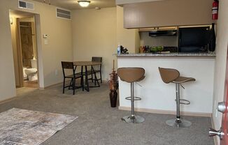 1 bed, 1 bath, 612 sqft, $895, Unit 906