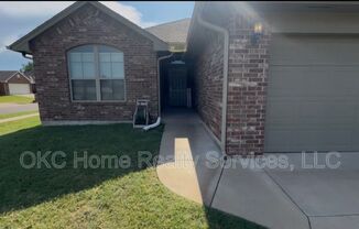 12001 CHISHOLM VLG DR