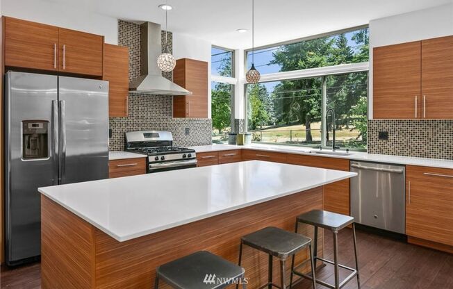 Welcome Home 3 bd 2.5 ba - West Seattle Townhome