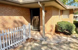 2 beds, 1 bath, $1,395