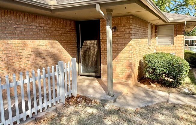 Beautiful 2 Bed 1 Bath Home in Downtown Edmond