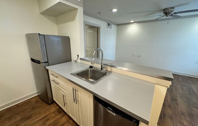 1 bed, 1 bath, $1,375, Unit Unit 311