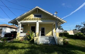 2018 Elmwood Ave Tampa, FL 33605 MOVE IN SPECIAL!! $250 off 1st Months Rent!!!