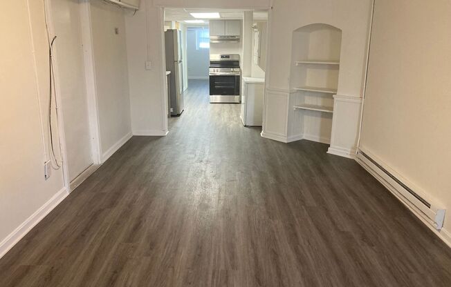 1 bed, 1 bath, 700 sqft, $1,199, Unit 40-B