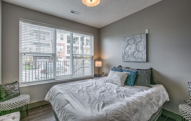 3 beds, 2 baths, 1,469 sqft, $1,995, Unit A - 1010 Unit 215 - C1469