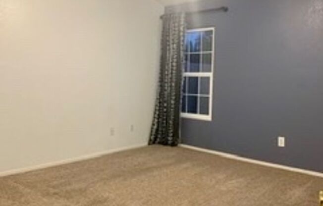 3 beds, 2 baths, $2,300