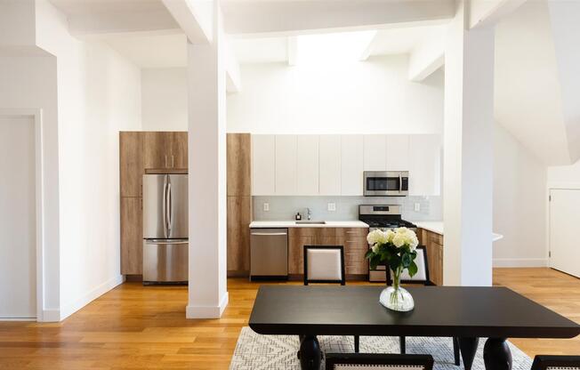 1 bed, 1 bath, $5,495, Unit 5G