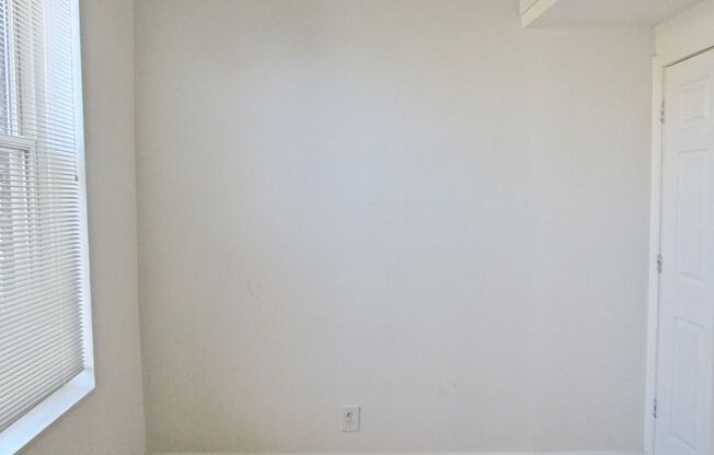 Cozy 1 Bed / 1 Bath - River West