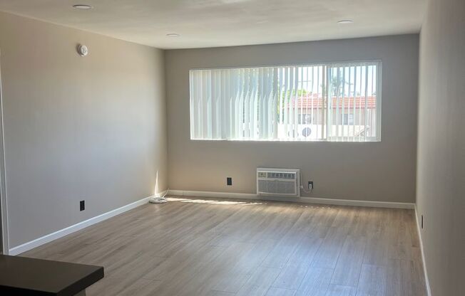 1 Month Free! Modern 1-Bedroom Apartment in Van Nuys