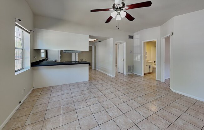 9213 N 13 ST