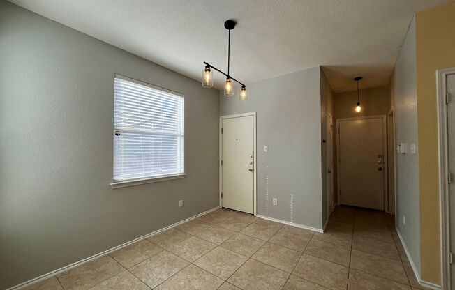 Great 3/2.5 Townhouse in Great Location