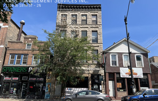 1316 W 18 ST