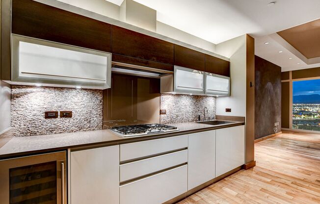 1 bed, 1.5 baths, $6,995