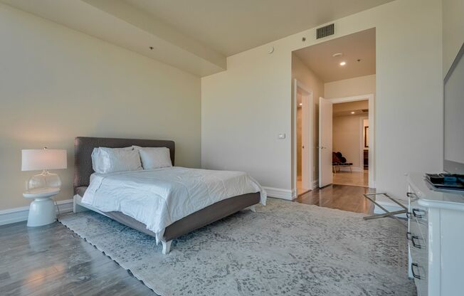 3 beds, 5 baths, $18,975, Unit # 4305