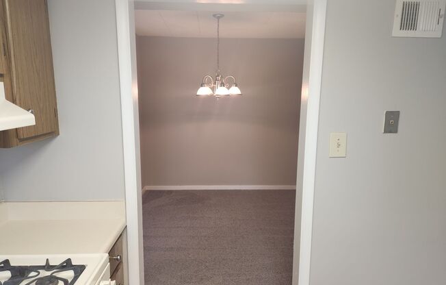 1 bed, 1 bath, 832 sqft, $1,120, Unit WG2-607