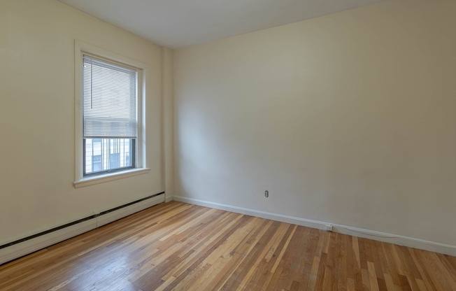 1 bed, 1 bath, 525 sqft, $2,400, Unit 34