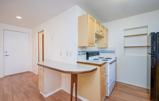 Studio, 1 bath, 400 sqft, $1,095, Unit B09