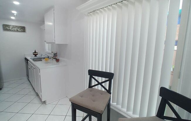 2 beds, 2 baths, 910 sqft, $2,595, Unit 410