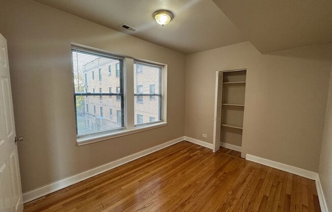2 beds, 1 bath, $1,150, Unit 4840 #2N