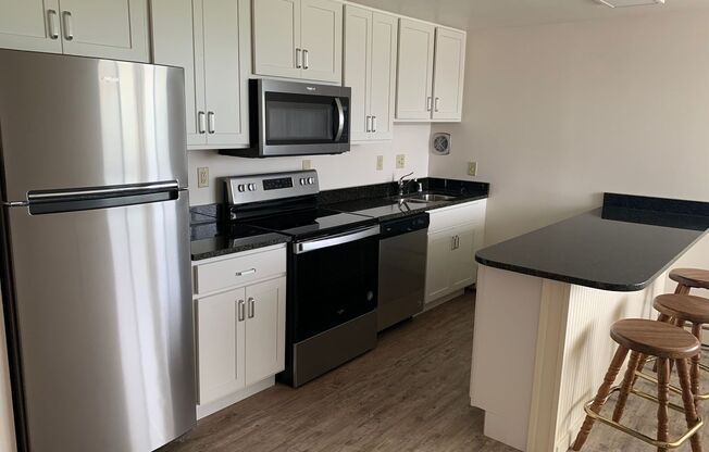 1 bed, 1 bath, 525 sqft, $1,360