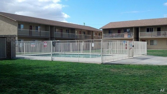 2 beds, 1 bath, 790 sqft, $1,495, Unit 03