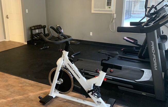 2 beds, 1 bath, 830 sqft, $1,275, Unit A07