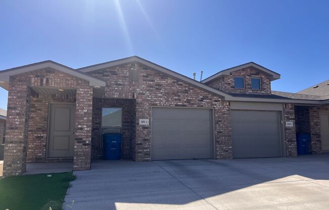 Stylish and Modern 3-Bedroom Duplex for Rent in Desirable Harvest Neighborhood