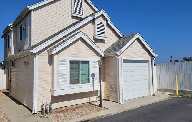 Great Encanto Location - three bedroom, three bath