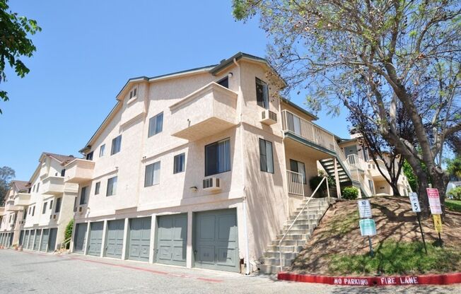 2 beds, 2 baths, 900 sqft, $2,200, Unit 52
