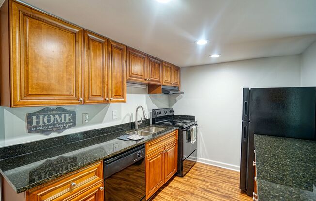 2 beds, 1 bath, 1,012 sqft, $1,296