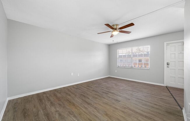 2 beds, 1 bath, 740 sqft, $1,395, Unit 211