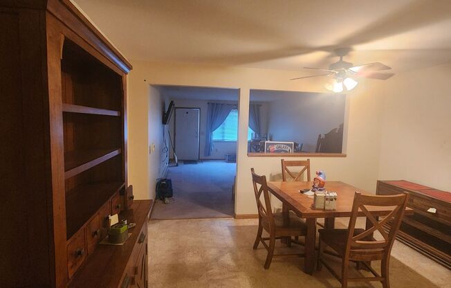 2 beds, 1 bath, $1,000, Unit #3