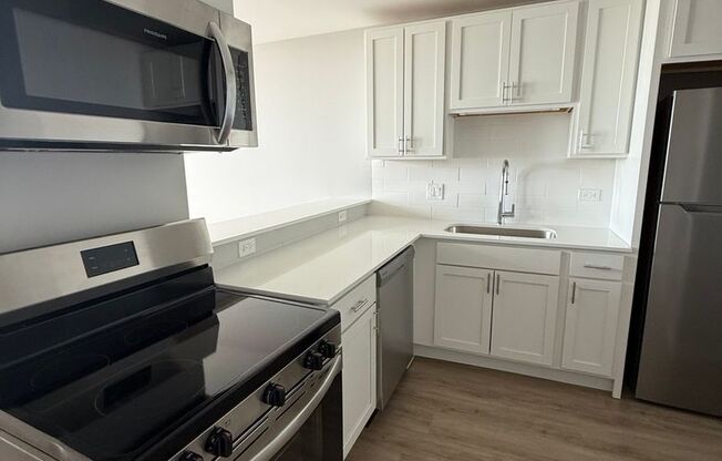 1 bed, 1 bath, 550 sqft, $1,400, Unit 1102