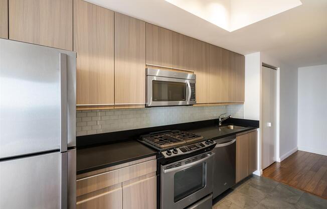 1 bed, 1 bath, 515 sqft, $3,995, Unit 27F