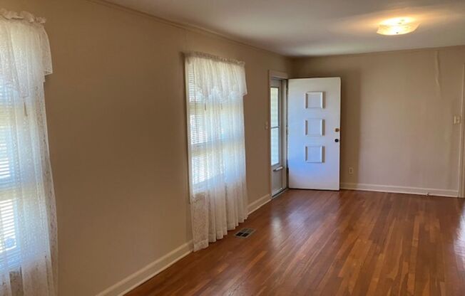 1004 Chickasaw Trail