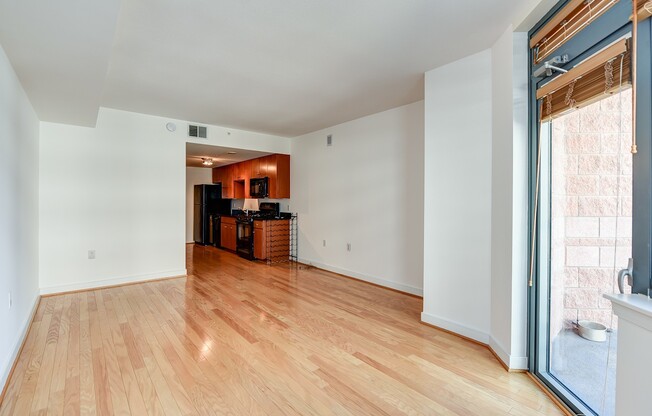 Gorgeous Studio w/ Hardwoods & Balcony
