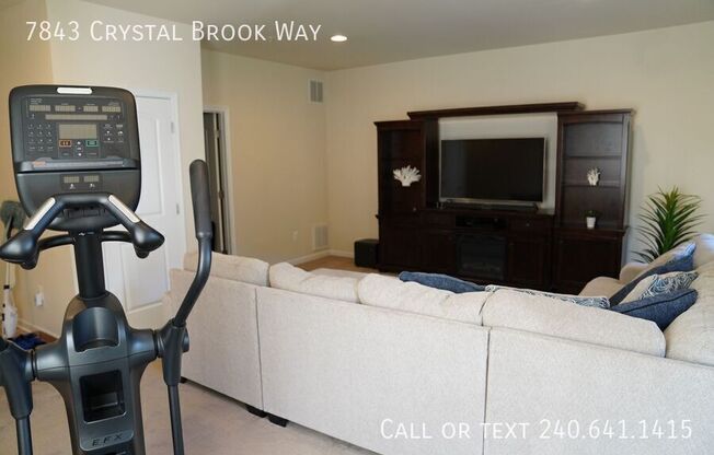 7843 CRYSTAL BRK WAY