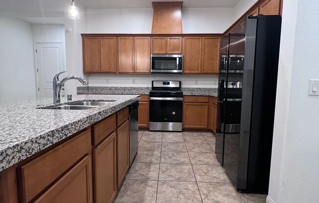 Must See! Beautiful 3bd 2ba Home Awaits You!