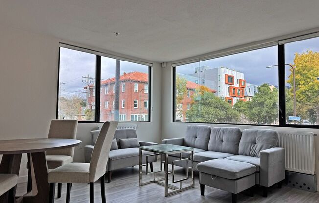 2 beds, 1 bath, 820 sqft, $3,500, Unit 305