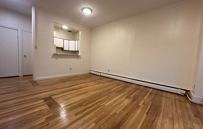2 beds, 1 bath, 800 sqft, $2,995, Unit 26
